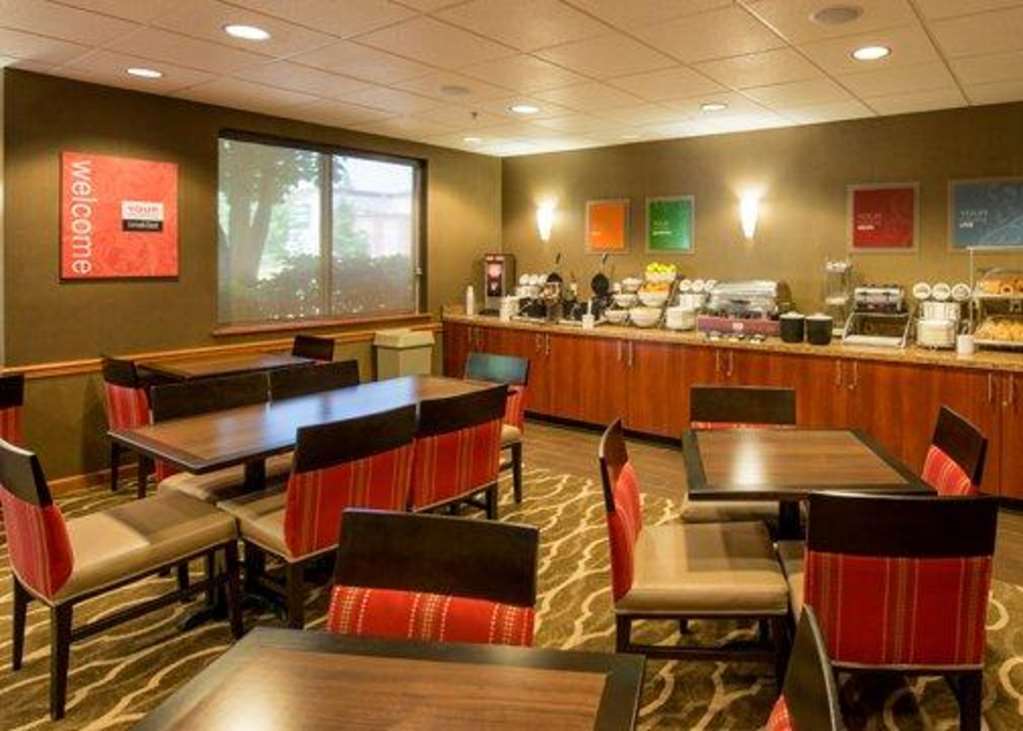 Comfort Suites Springfield-Eugene Restaurant photo